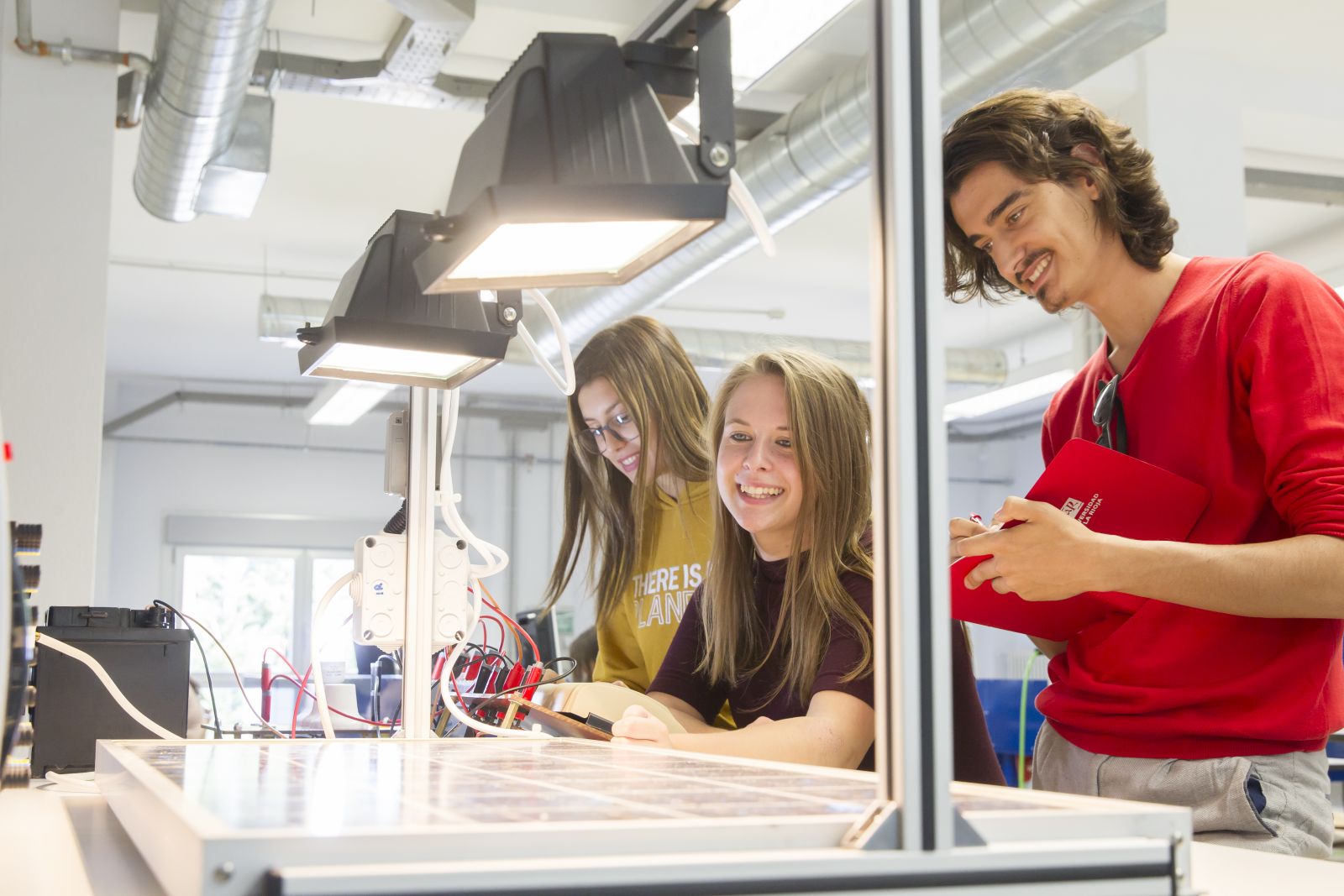 La FER impulsa con la UR una microcredencial universitaria de Lean Manufacturing para la industria
