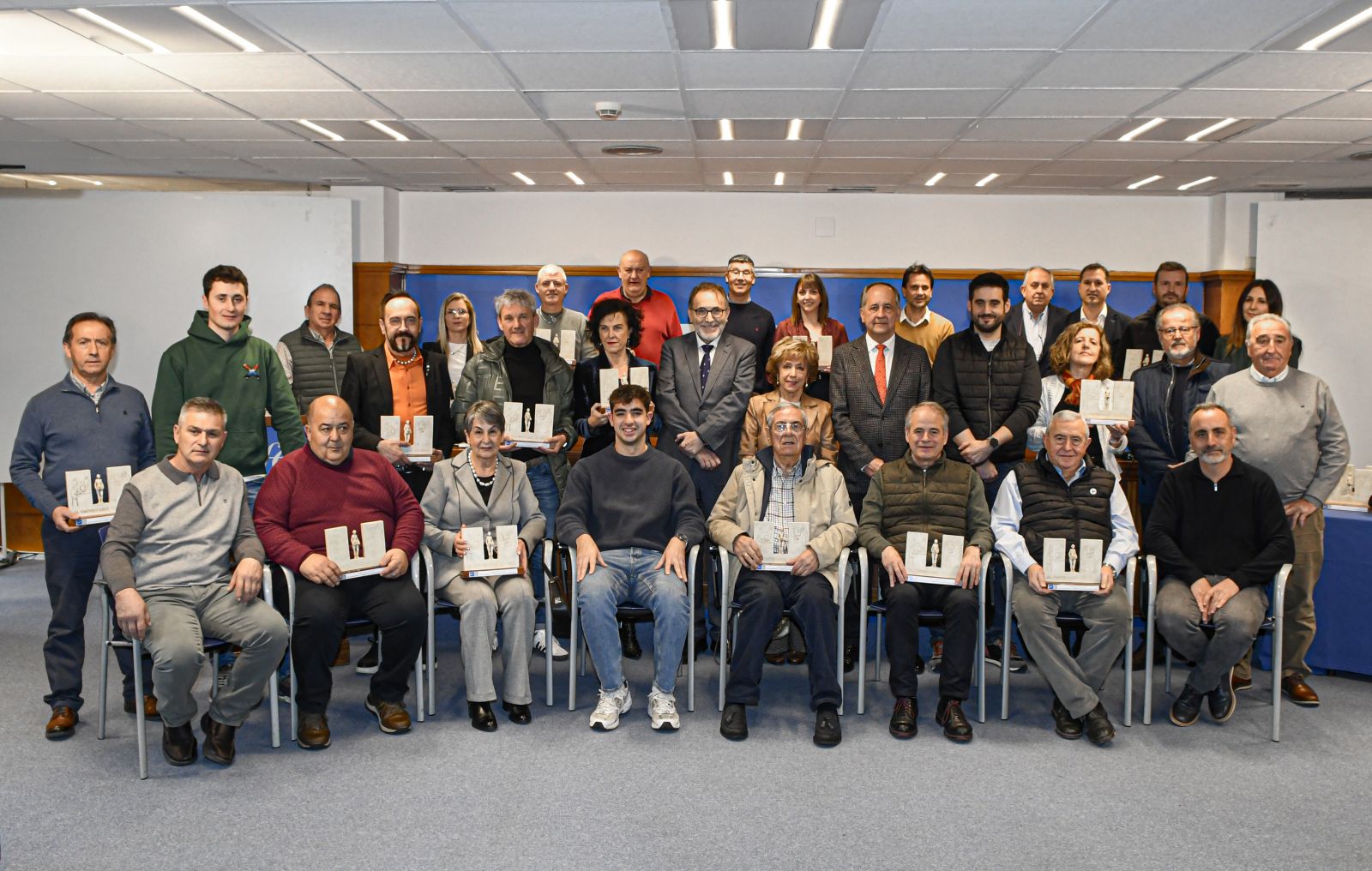 La FER homenajea a 33 empresas y aut�nomos que suman 35 a�os fieles a la organizaci�n