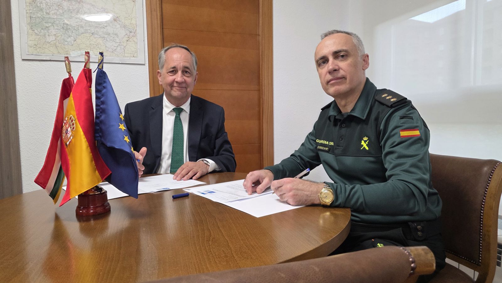 La FER y la Guardia Civil renuevan y refuerzan su colaboraci�n para mejorar la seguridad de las empresas riojanas