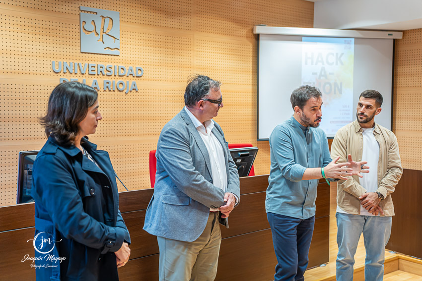 La UR, FER Joven y EmprendeRioja presentaron una nueva edici�n de UR Startup Camp 2026